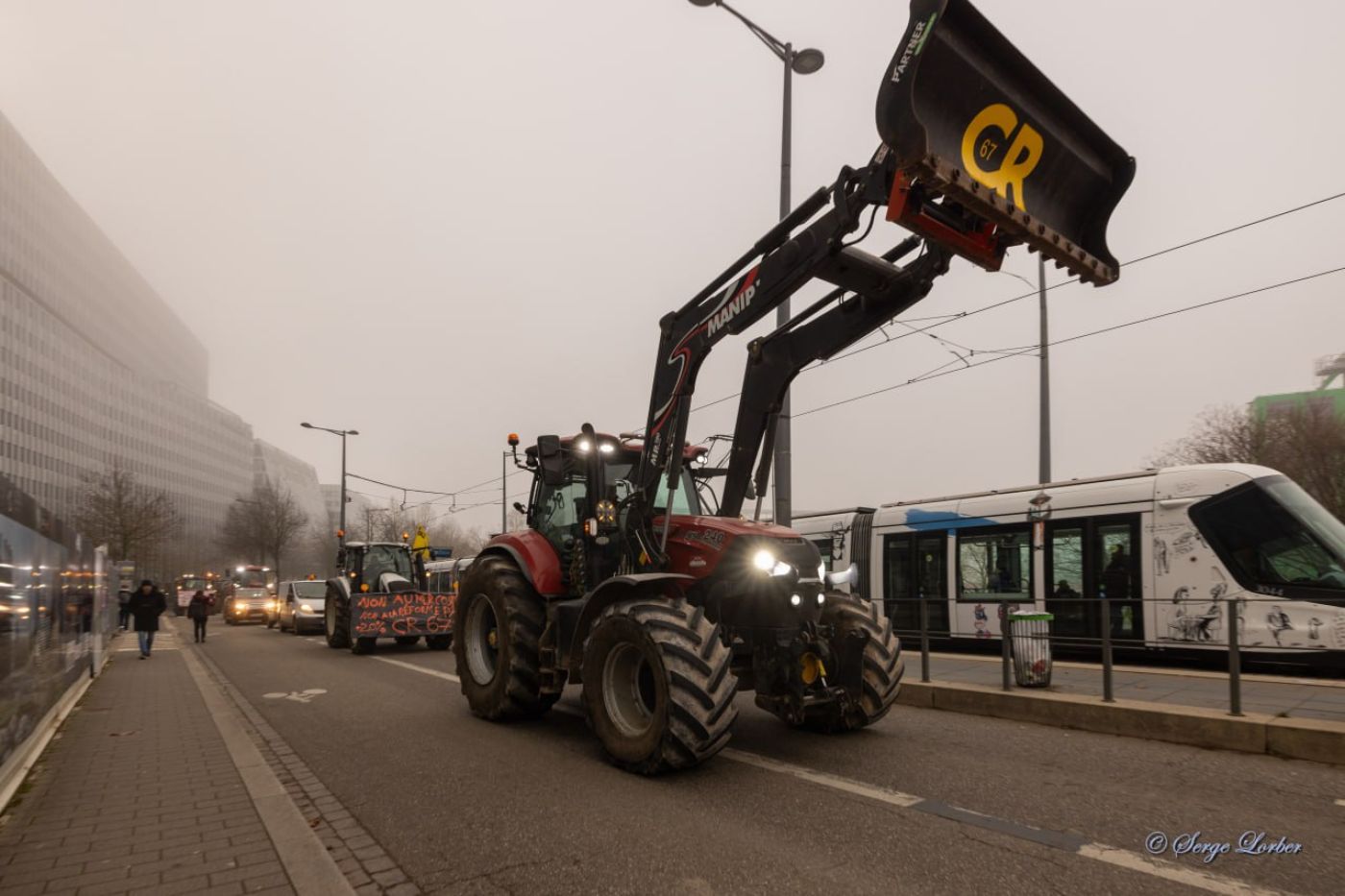 Ensemble pour les Libertés devant le Parlement européen en soutien aux agriculteurs