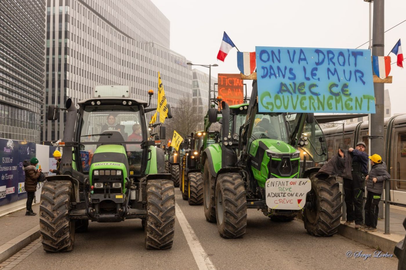 Ensemble pour les Libertés devant le Parlement européen en soutien aux agriculteurs
