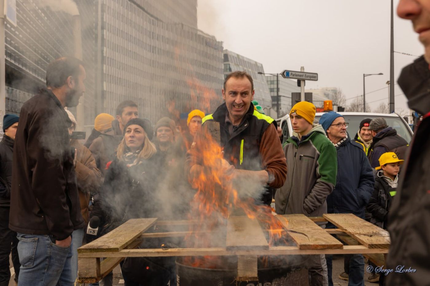 Ensemble pour les Libertés devant le Parlement européen en soutien aux agriculteurs