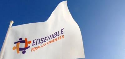 Drapeau flottant du parti politique Ensemble Pour les Libertés