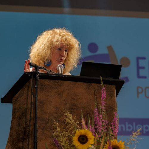 Martine Wonner à la tribune de l'assemblée générale EPL 2023